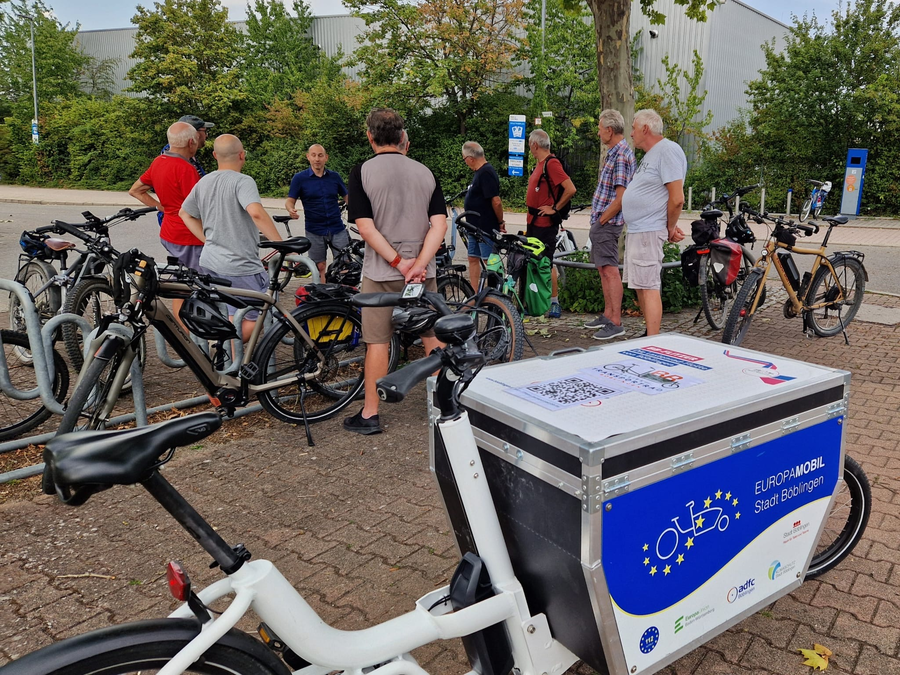 Startpunkt BürgerNah-Fahrradtour am S-Bahn-Halt Hulb Startpunkt BürgerNah-Fahrradtour am S-Bahn-Halt Hulb