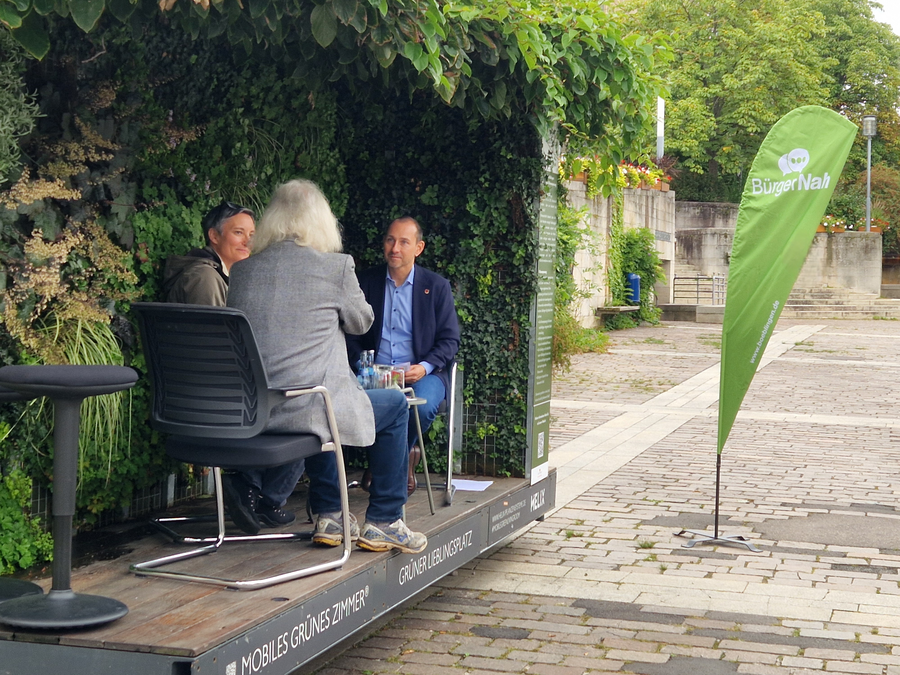 OB Dr. Stefan Belz im persönlichen Gespräch mit Bürger*innen im MGZ OB Dr. Stefan Belz im persönlichen Gespräch mit Bürger*innen im MGZ
