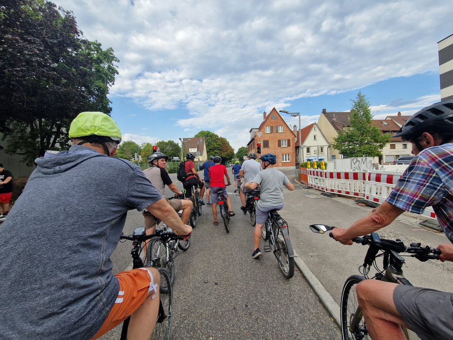 Mit dem Fahrrad unterwegs bei der BürgerNah-Veranstaltung mit OB Dr. Belz Mit dem Fahrrad unterwegs bei der BürgerNah-Veranstaltung mit OB Dr. Belz