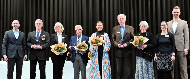 Böblinger Bürger und Preisträger mit Oberbürgermeister Dr. Belz und Bürgermeister Heizmann