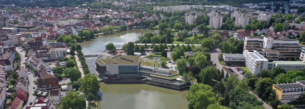 Luftaufnahme Congresszentrum und See Böblingen